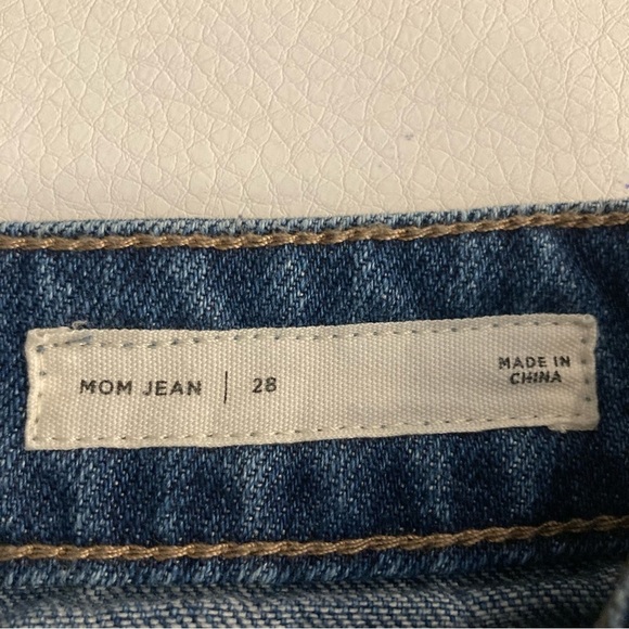 PACSUN Sz 28 Mom Style  Mid Wash Distressed 5 Pocket Jeans - Picture 7 of 13